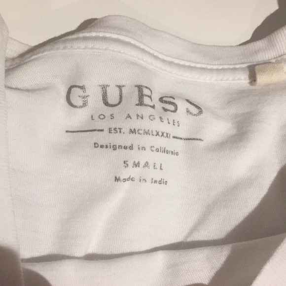 GUESS T-Shirt - Picture 2 of 3